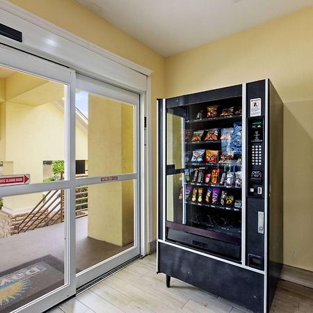 Days Inn & Suites By Wyndham Dfw Airport South-Euless Exteriér fotografie