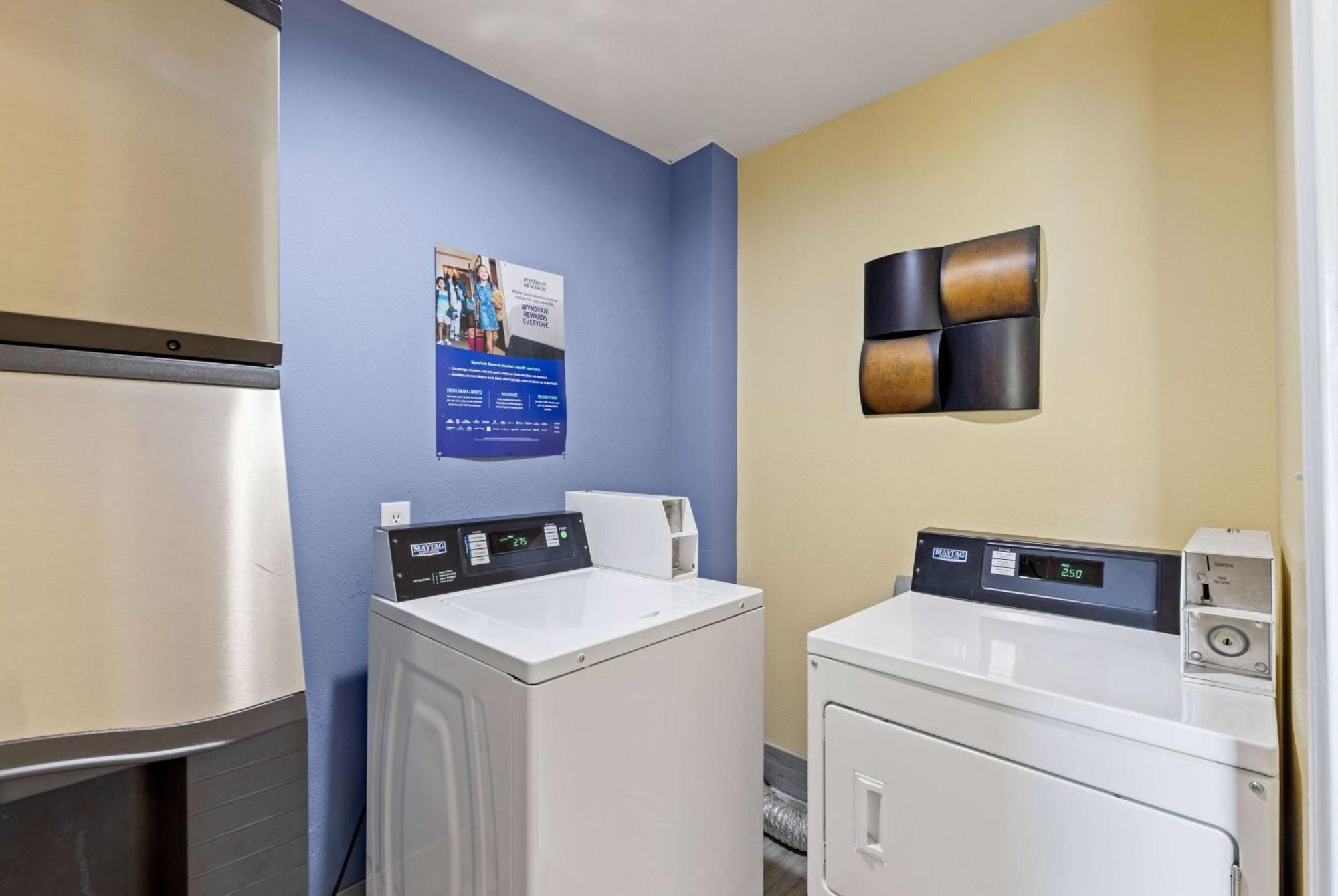 Days Inn & Suites By Wyndham Dfw Airport South-Euless Exteriér fotografie
