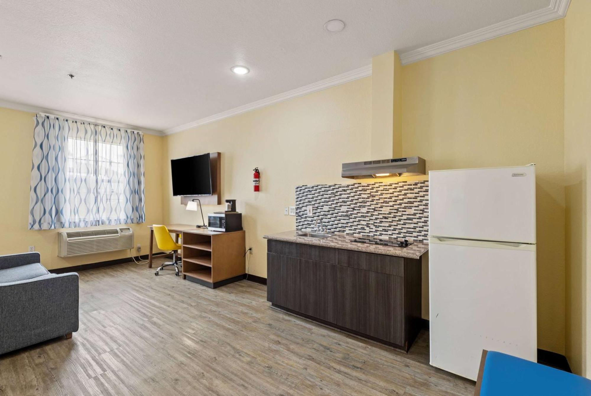 Days Inn & Suites By Wyndham Dfw Airport South-Euless Exteriér fotografie