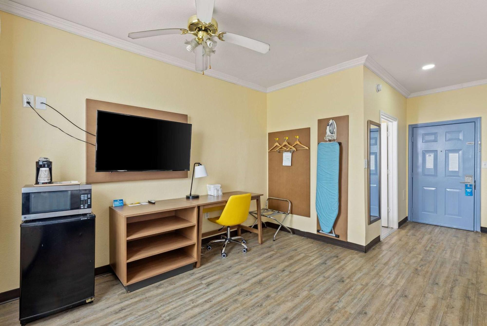 Days Inn & Suites By Wyndham Dfw Airport South-Euless Exteriér fotografie