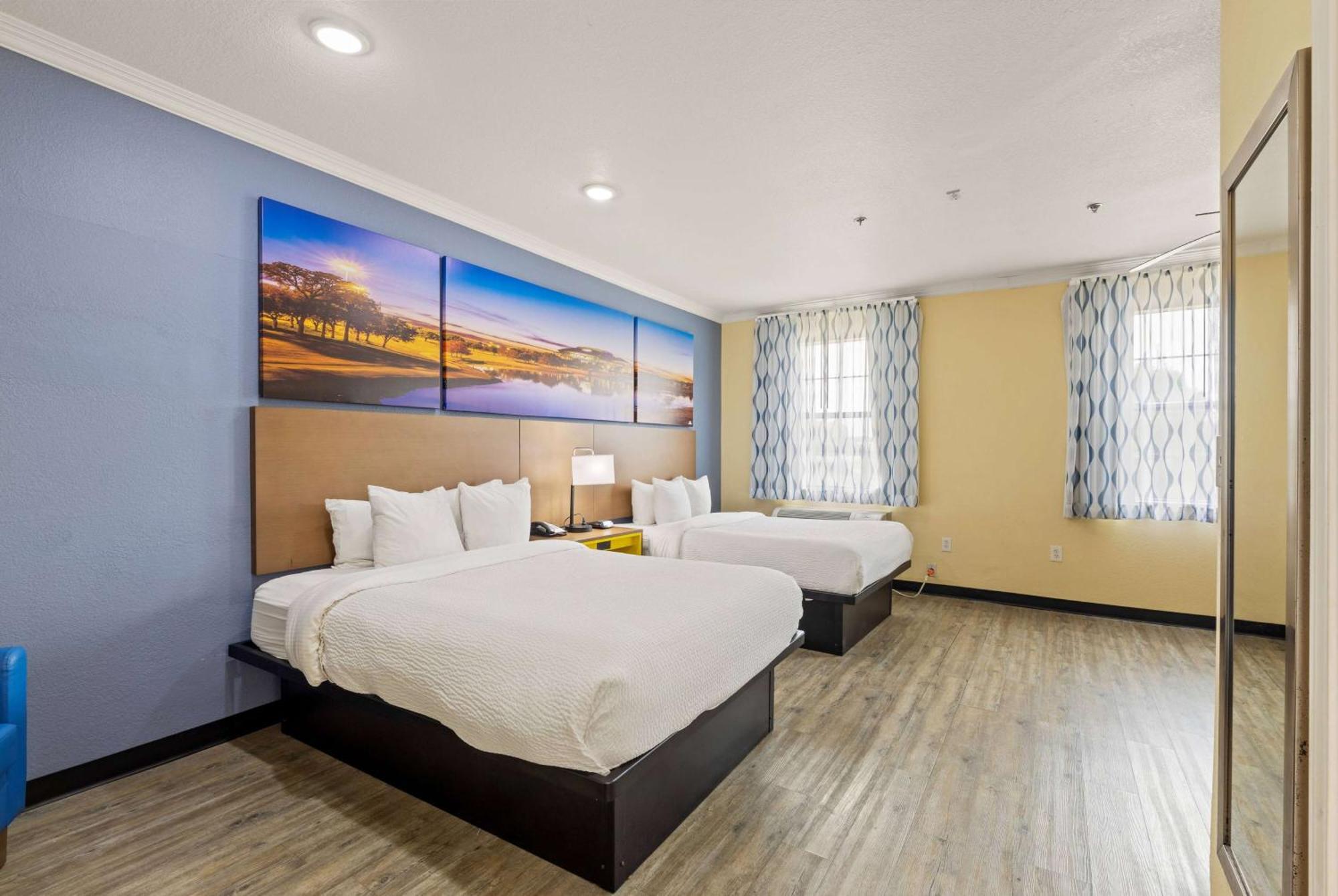 Days Inn & Suites By Wyndham Dfw Airport South-Euless Exteriér fotografie